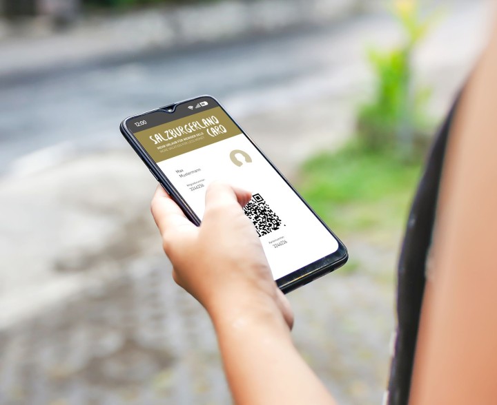 SalzburgerLand Card am Handy © SalzburgerLand Tourismus